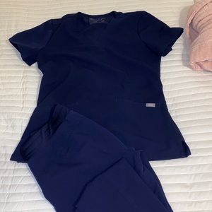 Women’s FIGs scrubs set